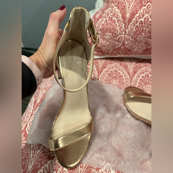 Halston Rose Gold heels size seven worn once - Picture 5 of 8